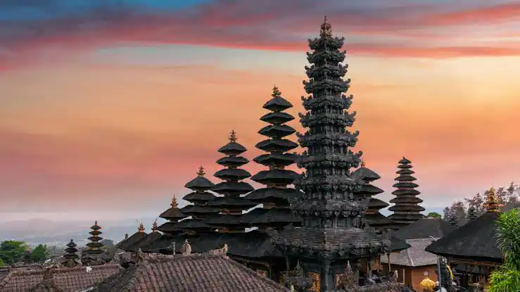 Amed vs Ubud